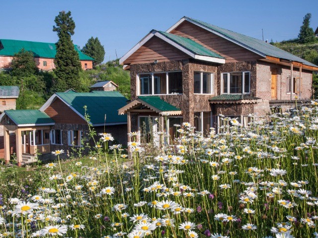 15 Beautiful Places To Stay At In The Mountains