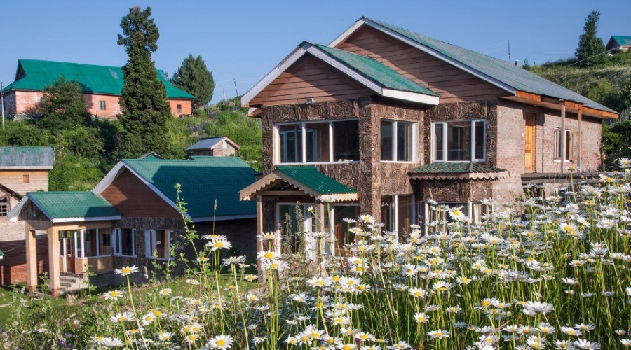 15 Beautiful Places To Stay At In The Mountains