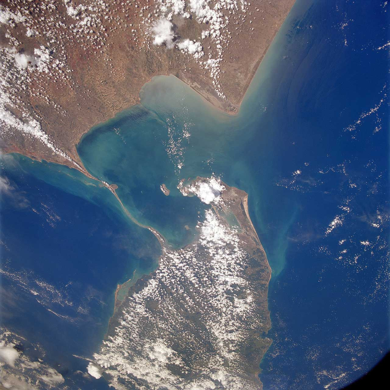 Image of the Gulf of Mannar and Palk Strait as seen between India and Sri Lanka