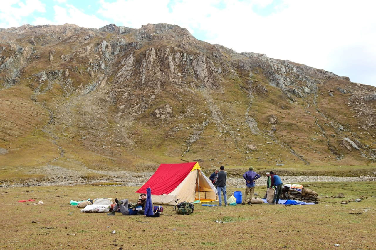 Setting up camp in Warvan Valley
