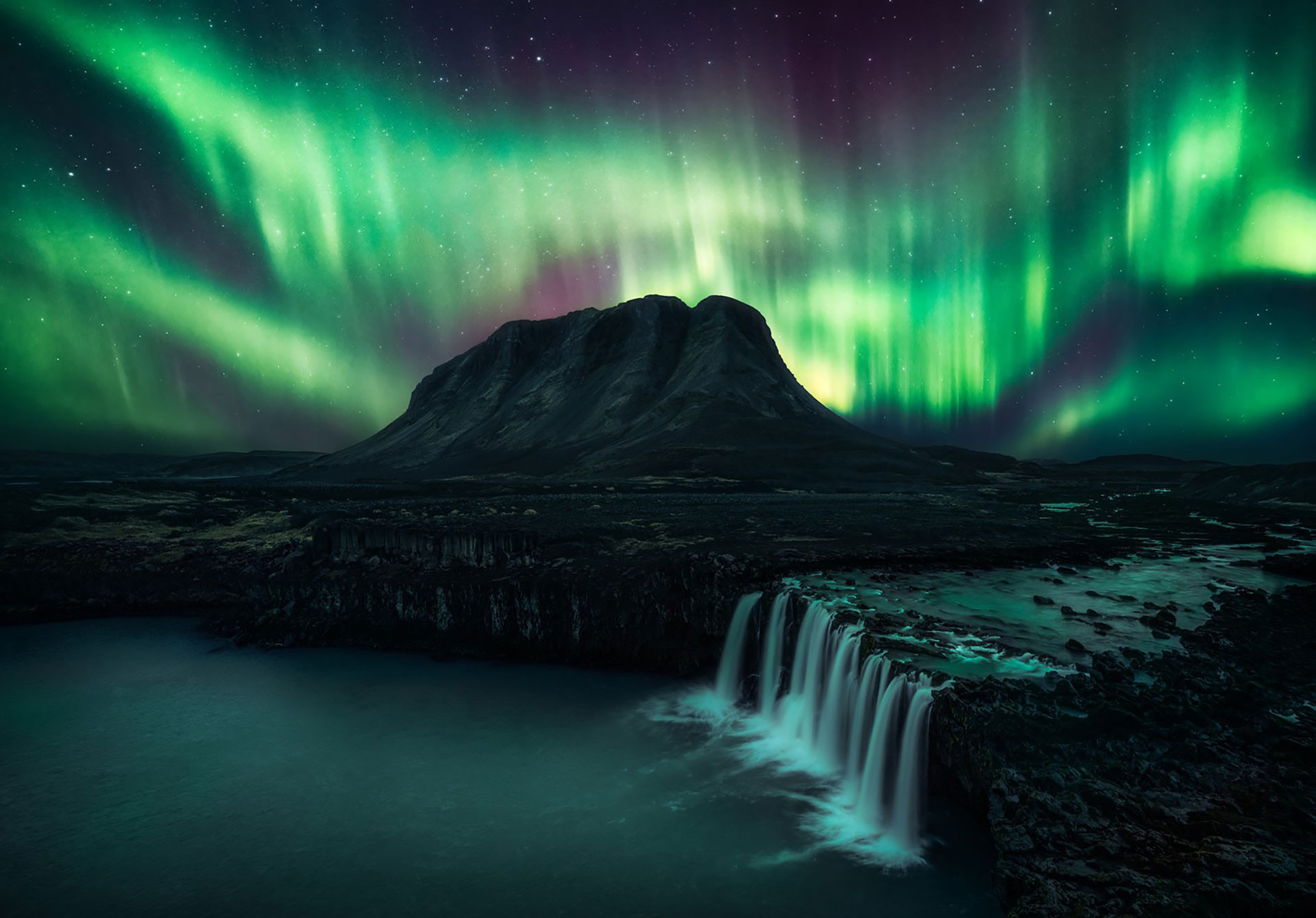 Northern lights aurora in Suðurland  Iceland