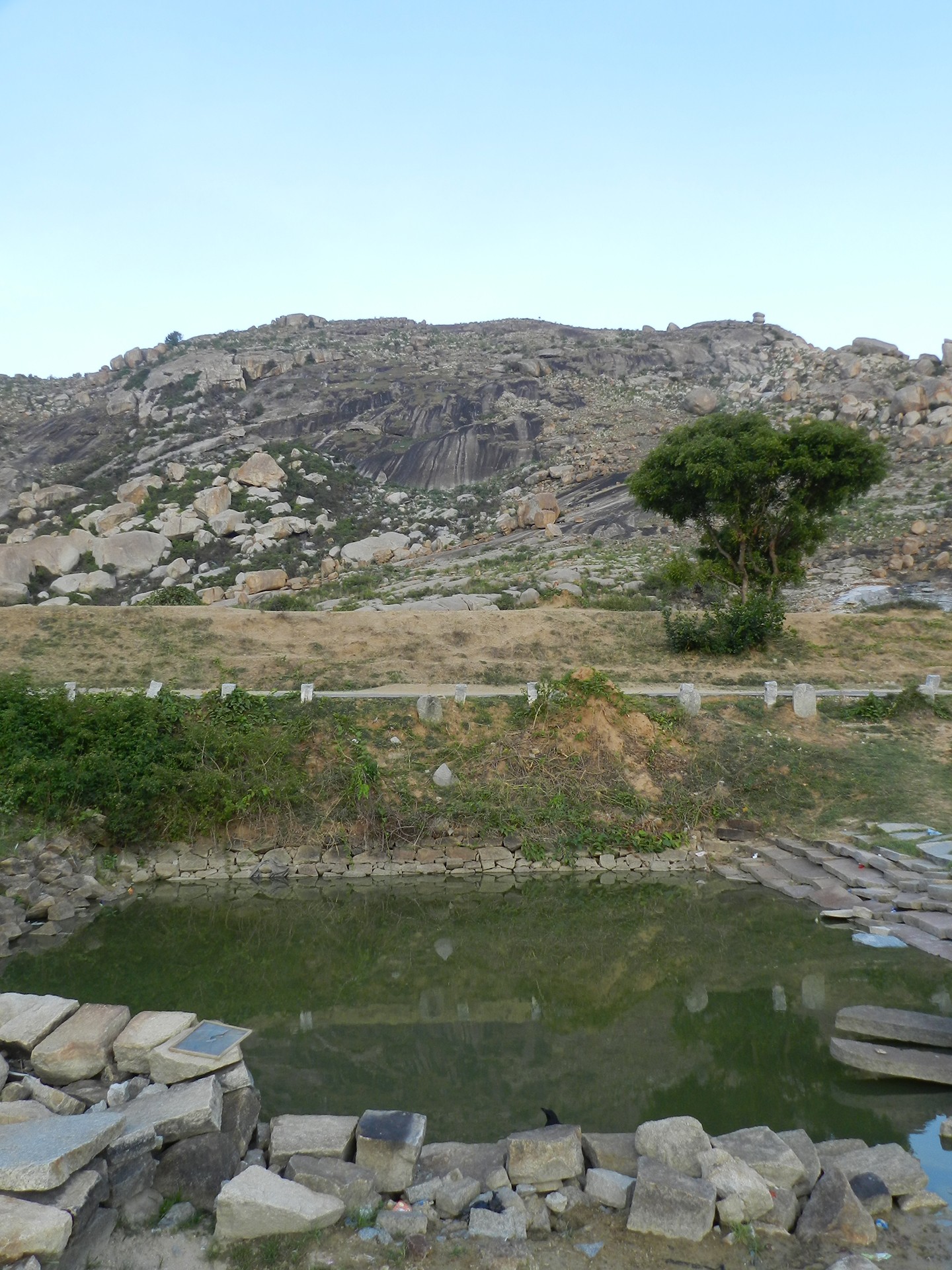 Devarasamudra rock and well - The Open Wells of Devarayasamudra | Nature inFocus